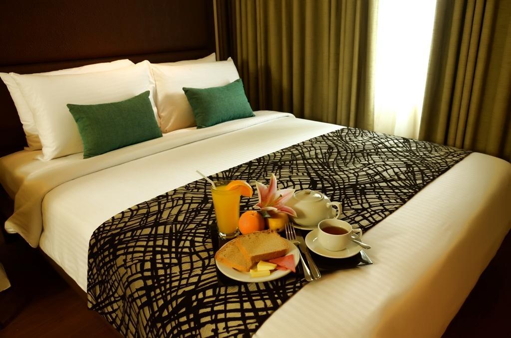 Best Western Antel Spa Hotel Suites Makati City Ruang foto